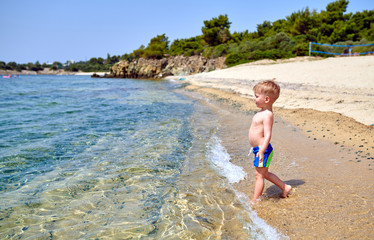 Fototapeta premium Toddler boy on beach