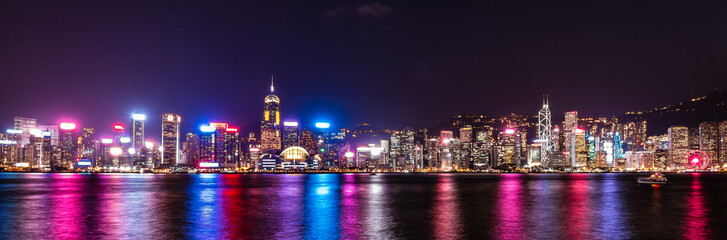 Fototapeta premium 香港 ビクトリア・ハーバー 夜景 ワイド
