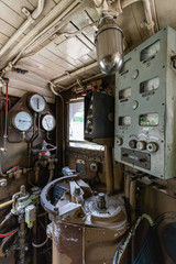 Interno cabina Locomotiva treno antico