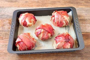 Hackfleisch-Kugeln mit Speck