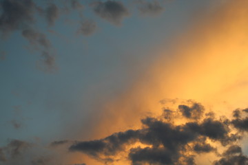 Crepúsculo  no pôr-do-sol 