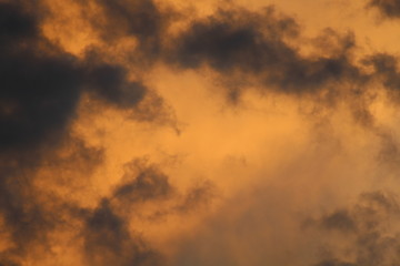 Crepúsculo  no pôr-do-sol 