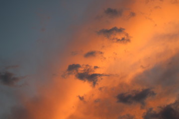 Crepúsculo  no pôr-do-sol 