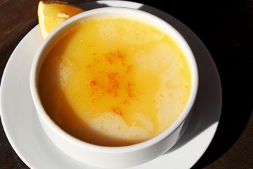 Kuttelsuppe mit Zitrone nach türkischem Rezept