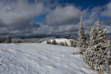 Paisaje nevado en Montana, USA