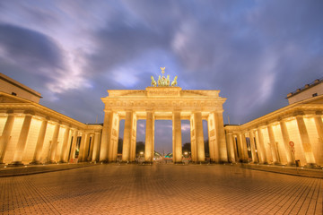  Brandenberg Gate at dusk, Berlin, Germany.