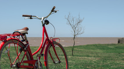 Fototapeta na wymiar bike at the sea