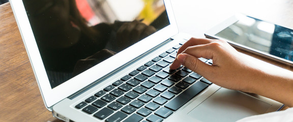 people working on computor for marketing online search