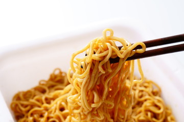 インスタント焼きそば