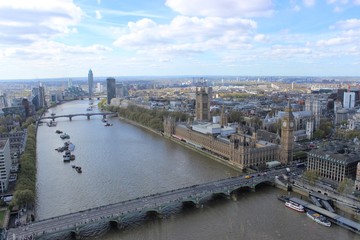 Fototapeta premium Beautiful London seen during a city tour along thames river and famous architecture