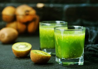 kiwi smoothie