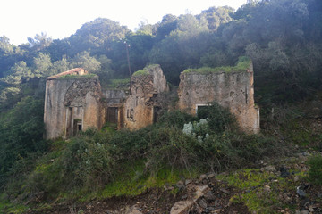 Fototapeta na wymiar Miniera abbandonata di San Leone