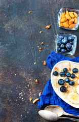 oat flakes with berries