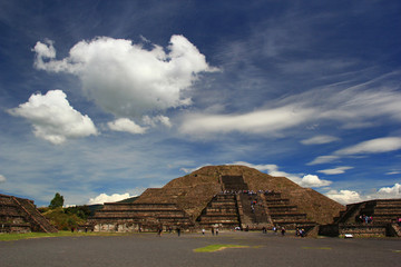 Fototapeta na wymiar Teotihuacan-an ancient city of Mexico