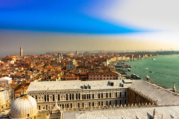Fototapeta na wymiar taly, Venice, panorama of the city from the belvedere of the bell tower of San Marco