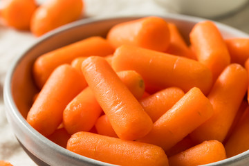 Raw Organic Orange Baby Carrots