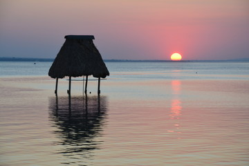 Coucher de Soleil Lac Peten Itza El Remate Guatemala
