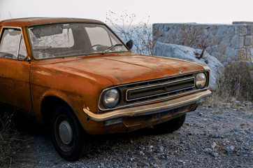 Obraz na płótnie Canvas old vintage rusty car