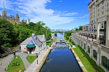 Fototapeta na wymiar Locks of the Rideau Canal near Parliament Hill, Ottawa, Ontario, Canada