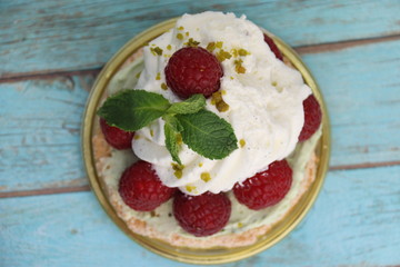 Gâteau macaron framboises