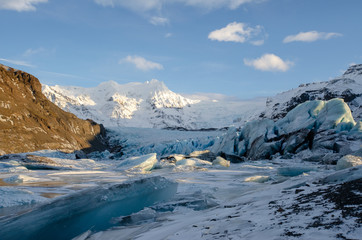Fototapeta na wymiar Mountains and Glacier in iceland