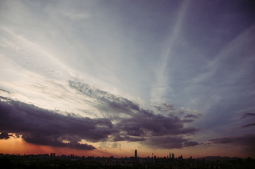 Obraz premium Sunset view of kuala lumpur city from bukit ampang, kuala lumpur, Malaysia. Taken from Ampang Lookout Point.