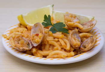 fideua with clams