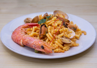 fideua dish with seafood