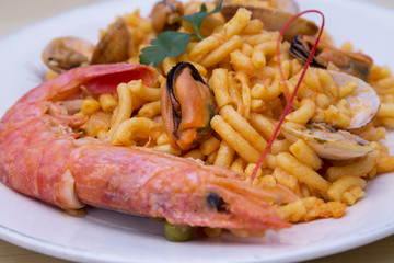 fideua dish with seafood