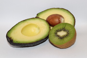 Obst (Kiwi, Avocado)