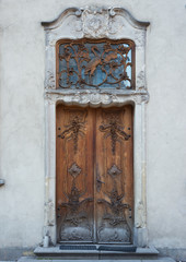 Fototapeta na wymiar Old wooden door in Main City of Gdansk, Poland