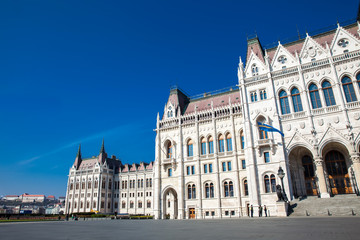 Fototapeta na wymiar Hungary Parliament building in a beautiful early spring day