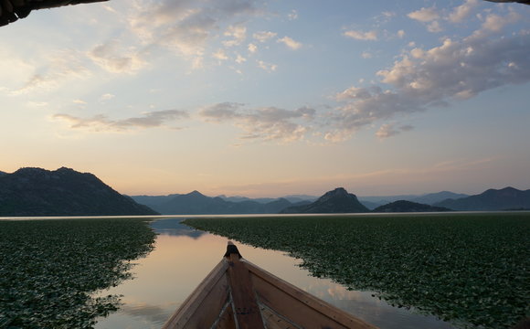 couch&eacute; sur le lac