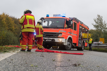 Feuerwehr an einer Unfallstelle