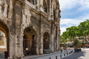 Fototapeta premium Niezwykły widok na wspaniałą rzymską arenę w Nimes we Francji