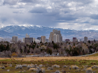 Obraz premium Cityscape of Reno Nevada in the winter.