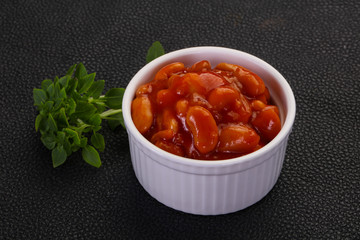 Baked kidney with tomato sauce