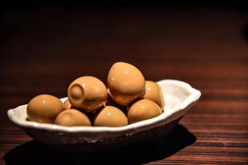 たくさんの卵の燻製