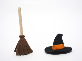 フェルト作品　ほうきと魔女の帽子
