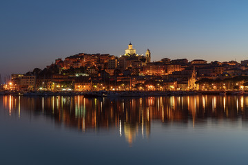 Obraz premium Italian Riviera, Imperia by night