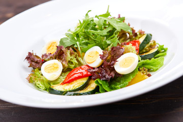 vegetable salad with egg