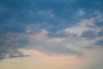 Obraz premium Artistic cloudy sky in soft colors - Day time.