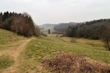 Fototapeta premium Blick über das Sauerland bei Lüdenscheid vom Stilleking aus