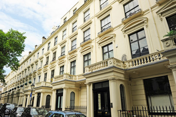 Obraz premium Victorian buildings in Queen's Garden, Bayswater, London, U K