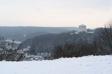 Obraz premium Winter schnee landschaft mit Wahrzeichen