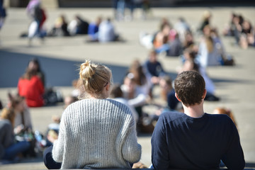 gens jeune adolescent soleil etudiant enseignement