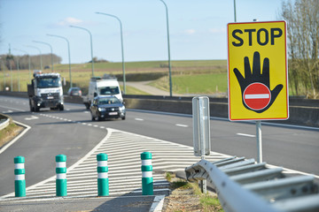 route signalisation priorité circulation stop