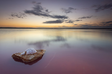 Bello atardecer en la laguna Rosa. Torrevieja. Alicante. Comunidad Valenciana. España © AmadeoAV