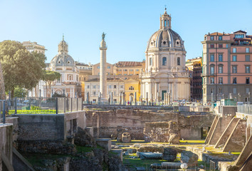 Obraz premium Trajan's Column and Santa Maria di Loreto church, Rome, Italy