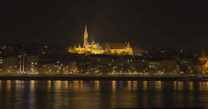 Hyperlapse/Moving timelapse of Mathias Church at night